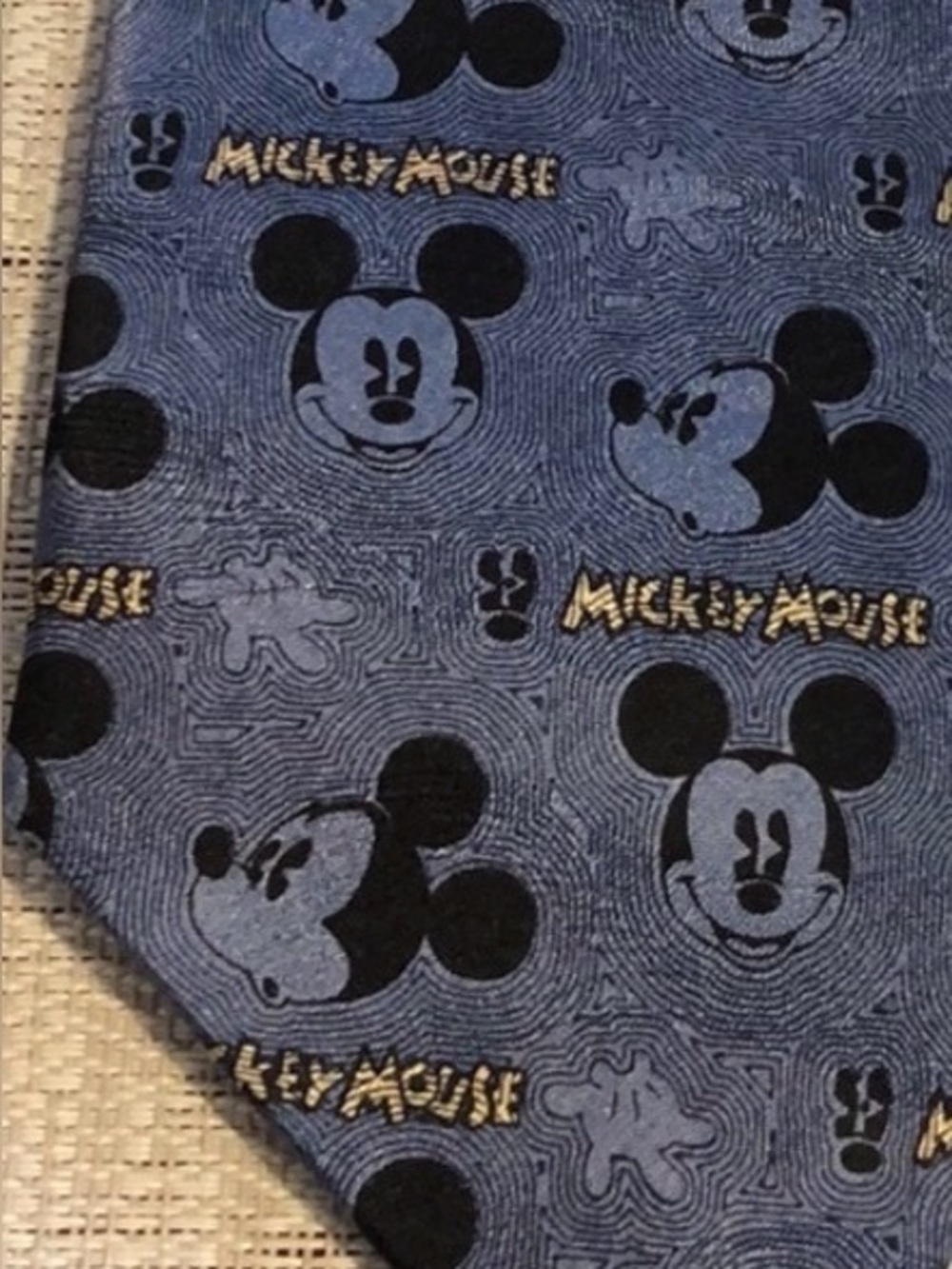 Mickey Mouse necktie Authentic Disney Parks Resorts Blue Cute Mickey faces NWT